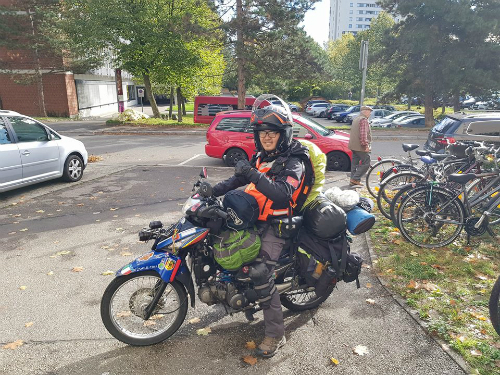 Chàng trai Việt đi xe máy đến Paris tiết lộ tổng kinh phí