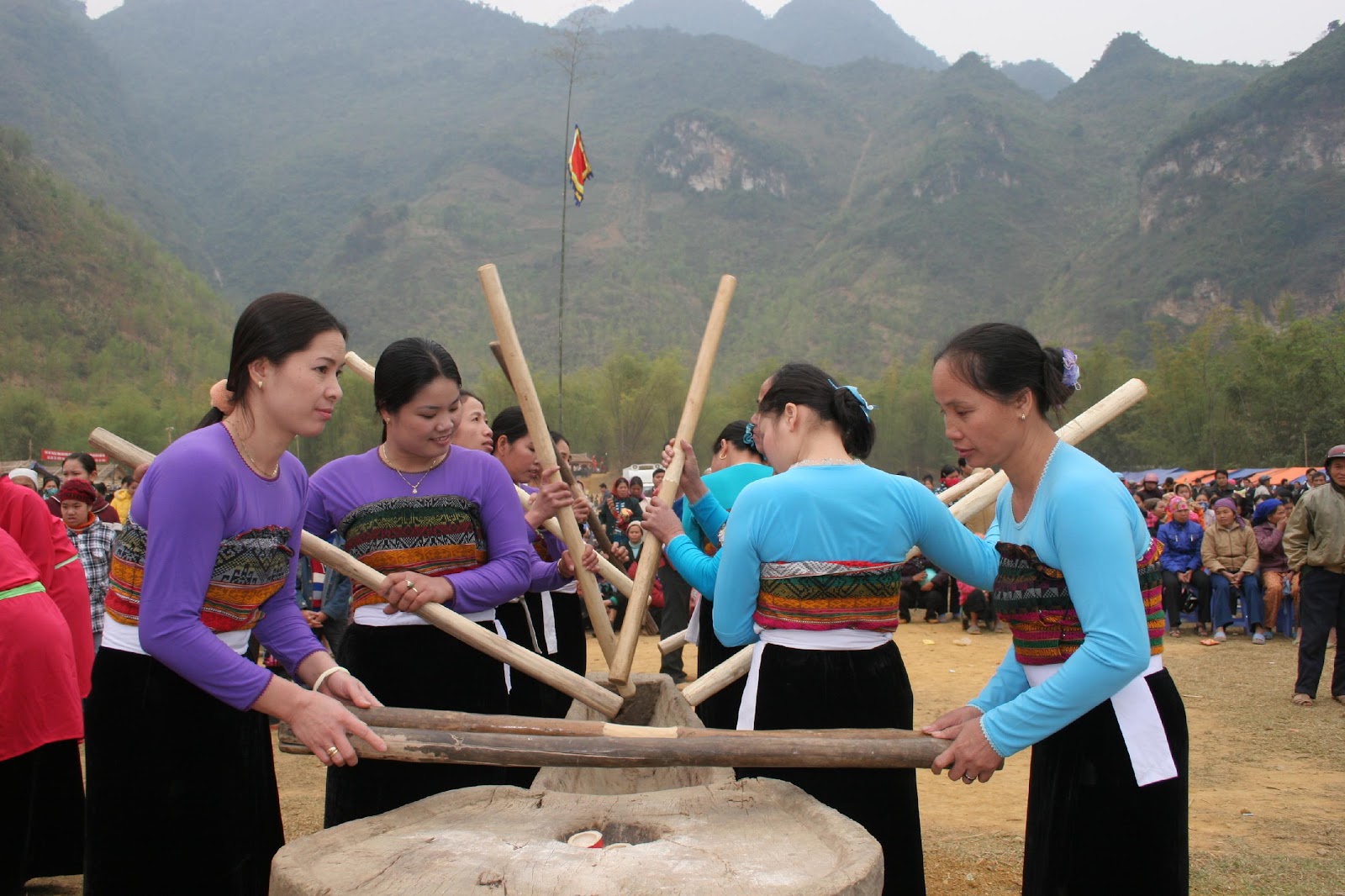 Xen Ban anual ritual ceremony from Thai ' people